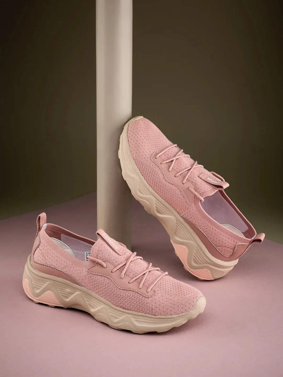 CLEAT Peach Women's Walking Shoes