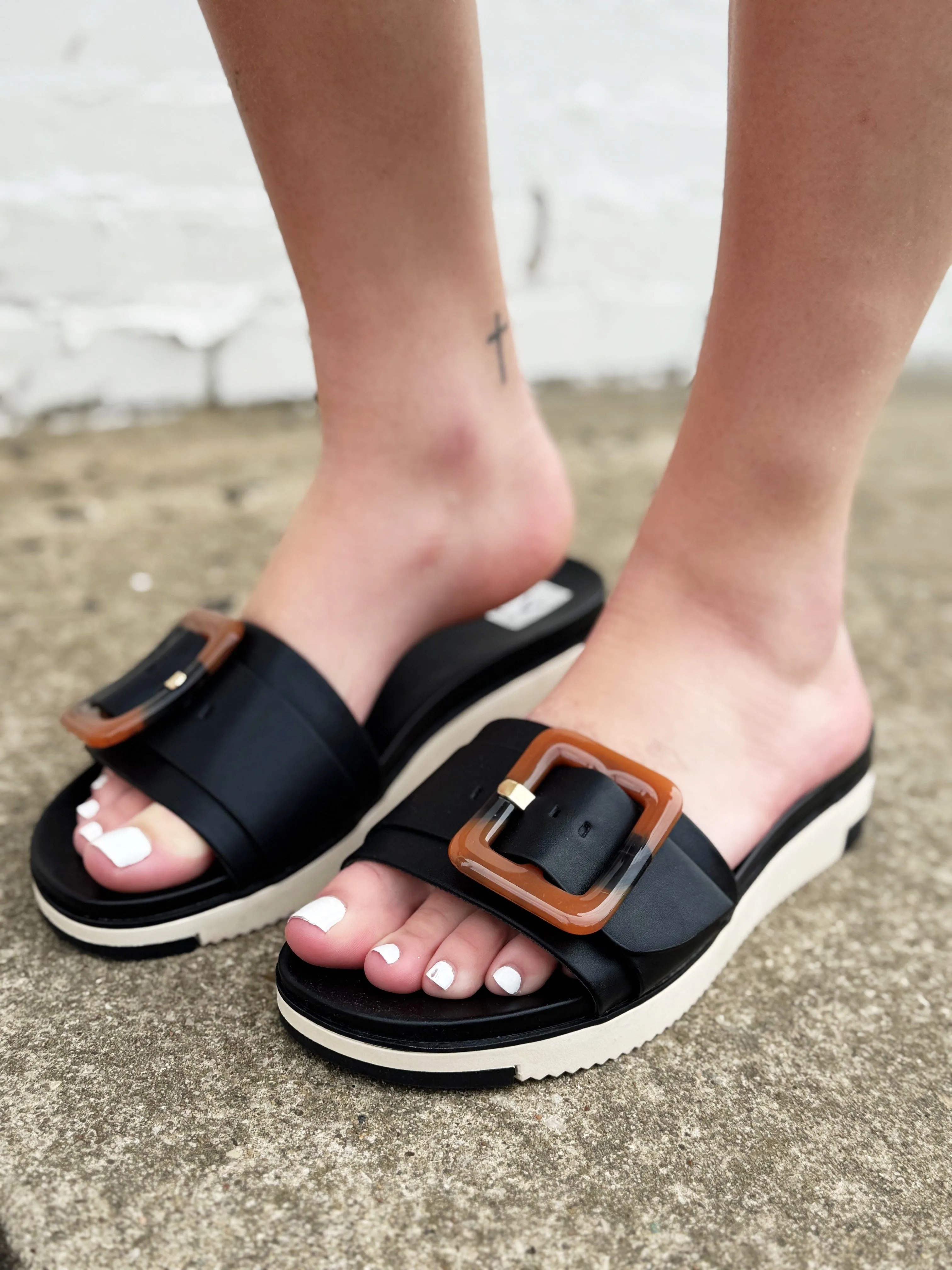 Dolce Vita Caster Sandal In Black